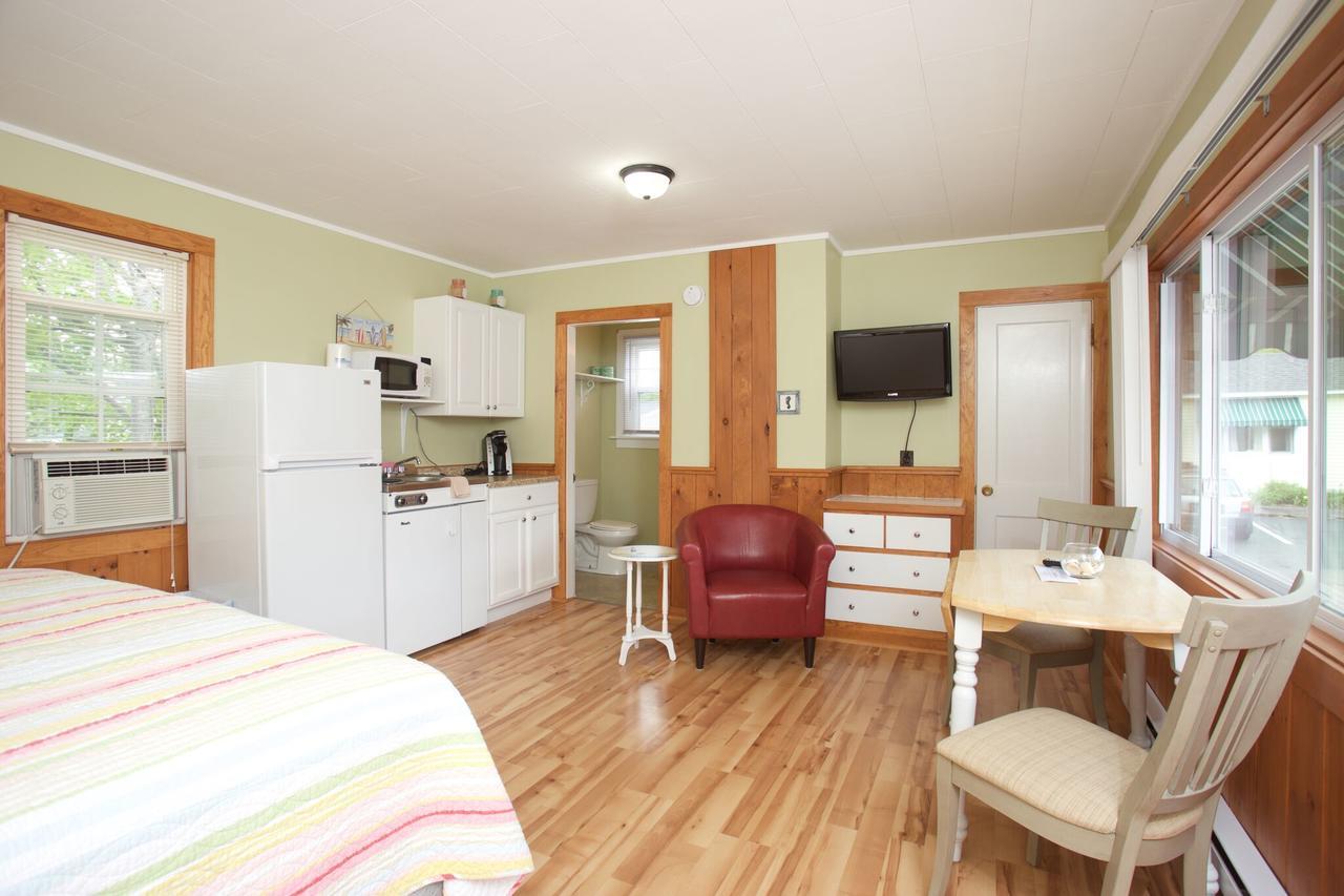 Drake'S Island Resort & Cottages Уелс Екстериор снимка